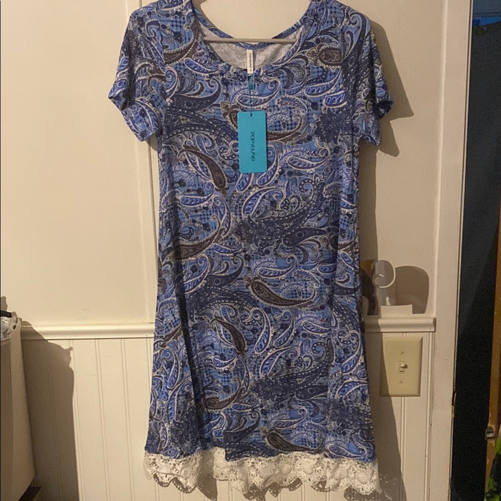 Chic Blue Paisley Mini Dress with Lace Trim